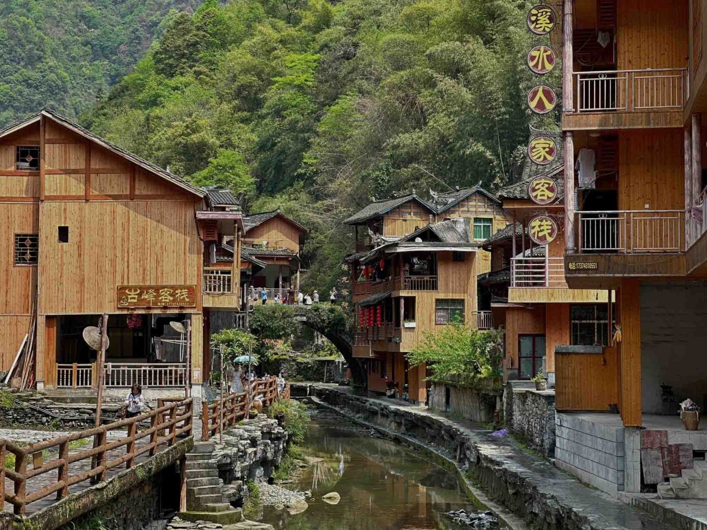 Thăm làng cổ Đức Hãng Miêu Trại nơi người Miêu ở Trung Quốc sinh sống
