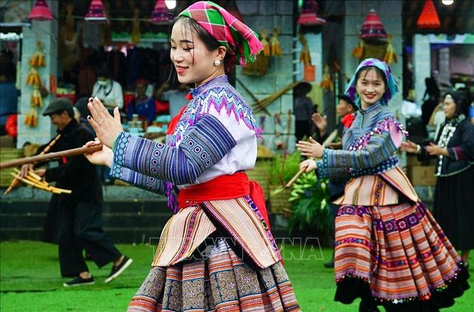 Rộn ràng 'Sắc màu văn hóa các dân tộc Việt Nam' trong tháng 4