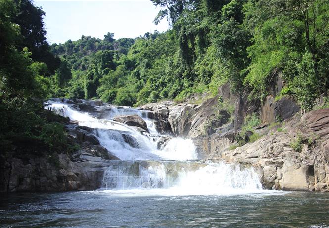 Trải nghiệm du lịch thác Yang Bay - dòng nước của trời ban