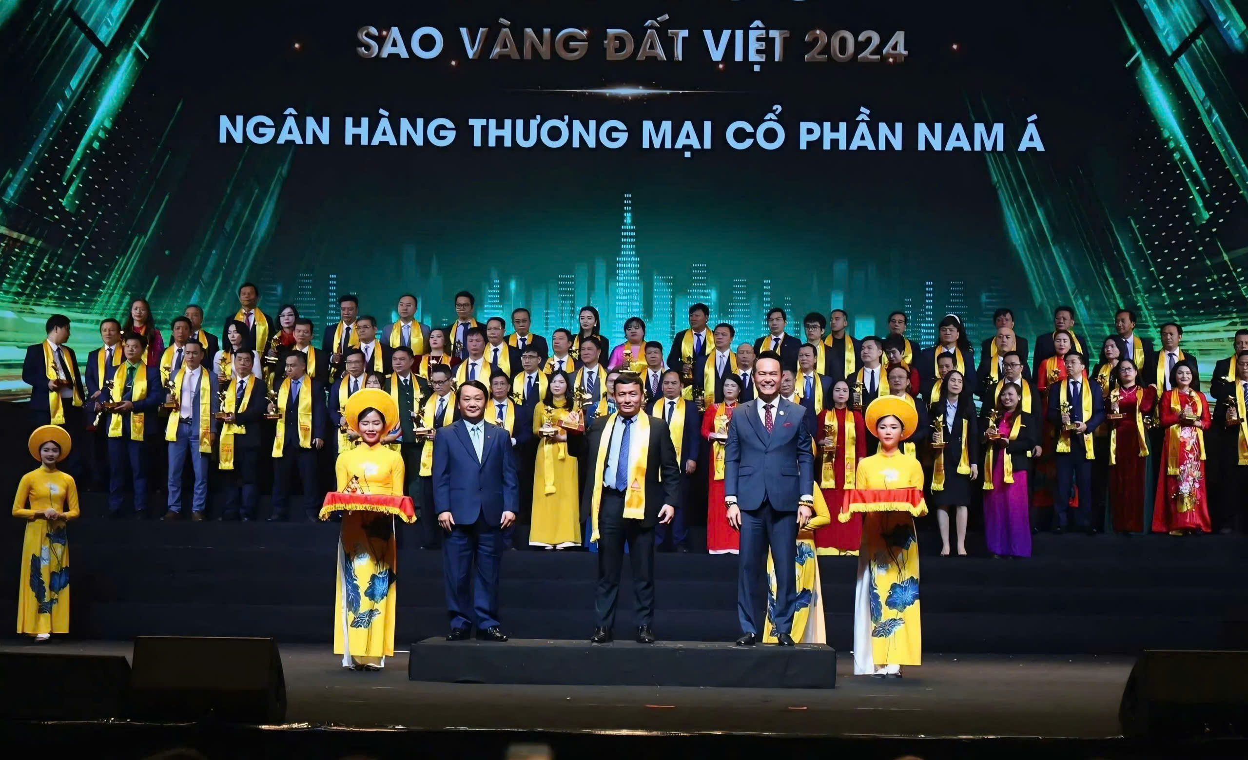 Trước thềm năm mới 2025, Nam A Bank nhận nhiều giải thưởng uy tín 