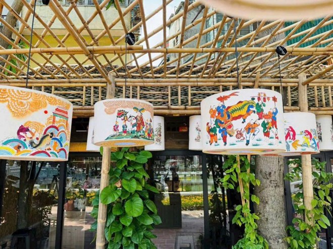 Thắp sáng hồn Việt qua đèn giấy dó