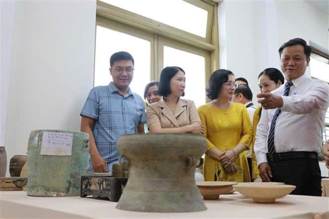 Huế tiếp nhận hơn 1.400 tư liệu, hiện vật lịch sử quý giá