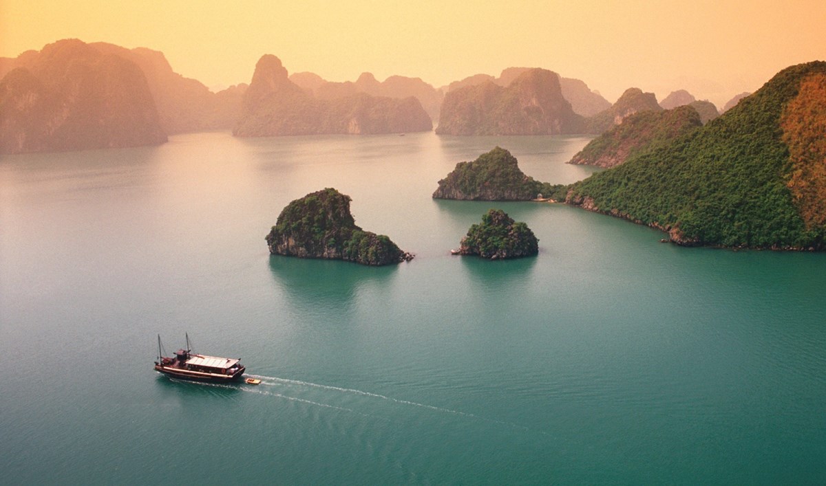 Vịnh Hạ Long, Mũi Né trong 10 điểm ngắm hoàng hôn đẹp nhất châu Á