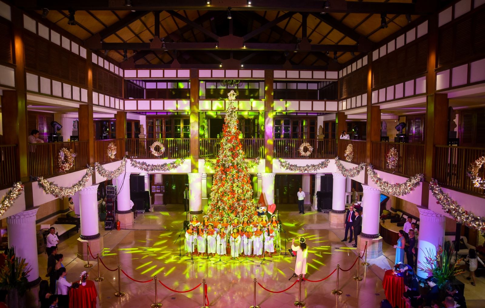 Lễ thắp sáng cây thông Noel 2019 tại Furama Resort Đà Nẵng