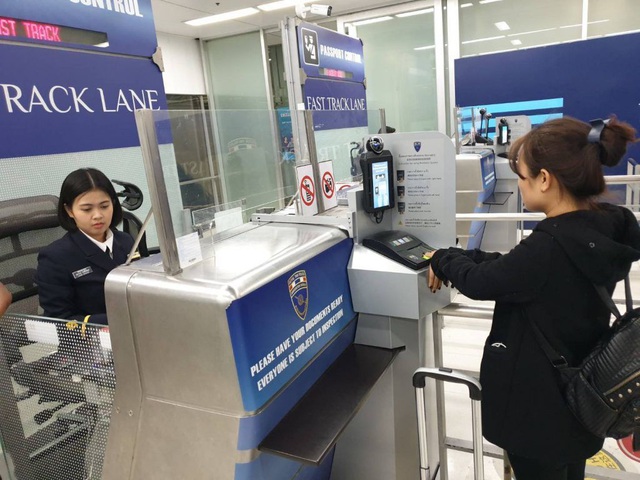 Thái Lan bắt giữ nữ du khách Việt vì dùng hộ chiếu người khác