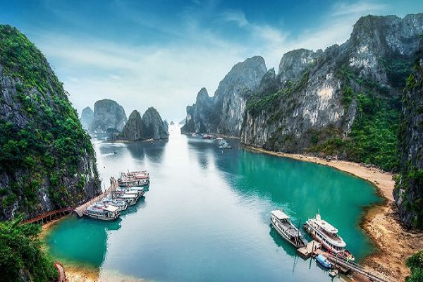 Vịnh Lan Hạ (Cát Bà) lọt top đẹp nhất thế giới: Liệu có “kéo” lên được du lịch Hải Phòng?
