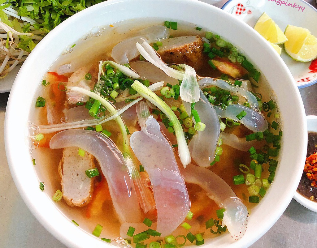 Bún sứa và 7 món ăn lạ vị đáng thử khi tới Nha Trang