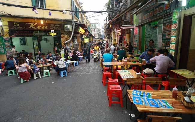 Hà Nội: Đóng cửa quán ăn đường phố, cà phê, trà đá vỉa hè từ 17h ngày 3/5