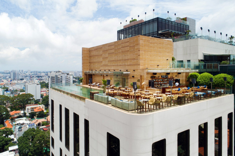 Khách sạn 5 sao trên cao cách biệt giữa Sài Gòn