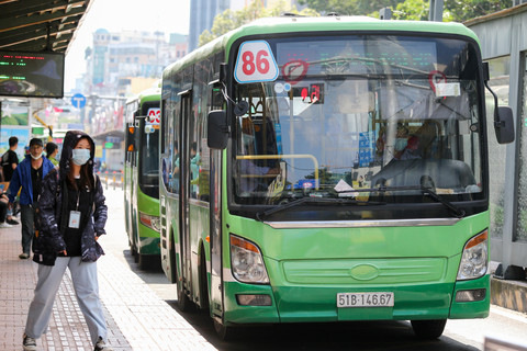 Thêm 8 tuyến xe buýt hoạt động lại ở TPHCM