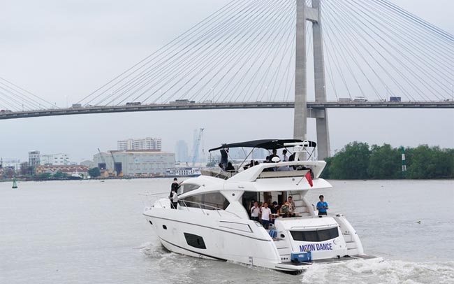 Sau bay trực thăng, sắp có tour du thuyền hạng sang trên sông Sài Gòn