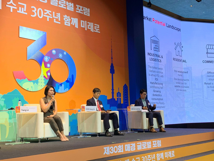 JLL Việt Nam là đại diện khối doanh nghiệp tư nhân tham gia Diễn đàn Toàn Cầu MK lần thứ 30 “Cùng hướng tới tương lai” nhân kỉ niệm 30 năm quan hệ ngoại giao Việt Hàn tại Seoul, Hàn Quốc