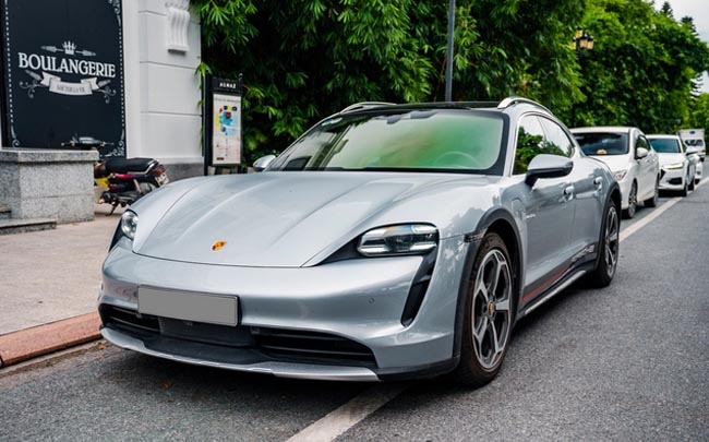 Porsche Taycan Cross Turismo đầu tiên Việt Nam - Xe điện có thể offroad cho giới nhà giàu