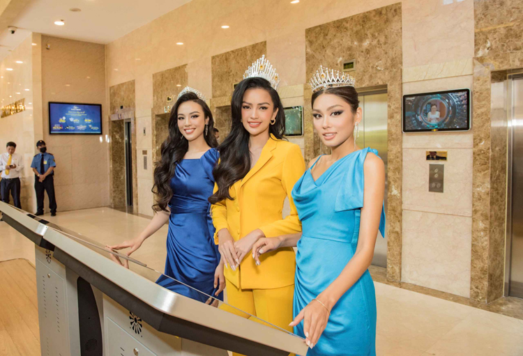 Nam A Bank tiếp tục “sát cánh” cùng Top 3 Hoa Hậu Hoàn Vũ Việt Nam 2022 trên hành trình mới