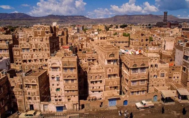 Những ngôi nhà chọc trời bằng bùn đất ở Yemen: Không dùng giàn giáo để xây dựng, phải liên tục được bảo trì vì bị thiên nhiên 'tác động'