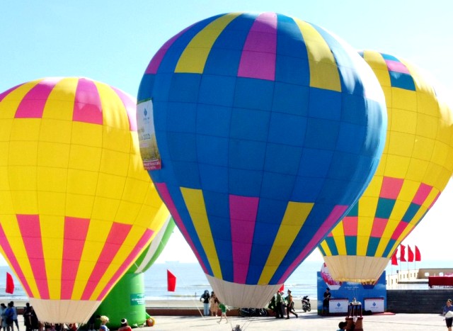 Ngày hội Khinh khí cầu tại biển Đồi Dương - Phan Thiết, Bình Thuận