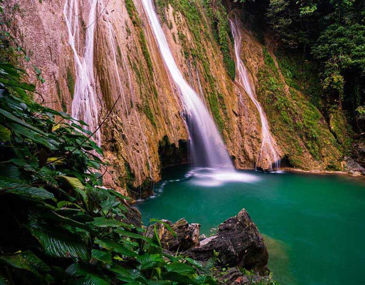 ‘Giải nhiệt’ mùa Hè tại 5 dòng thác đẹp ảo diệu ở Tuyên Quang