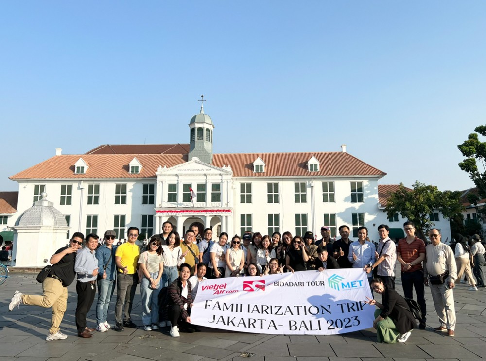 MET E&M - đơn vị đồng hành tổ chức famtrip trên chuyến bay đầu tiên từ TP.HCM đến Jakarta