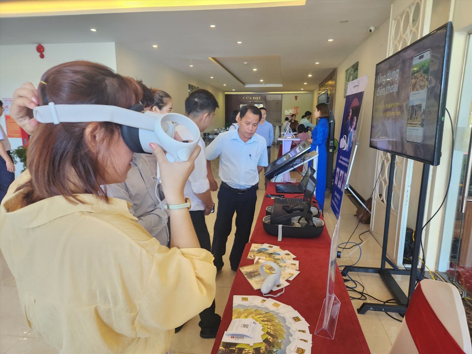 Thúc đẩy du lịch thông minh, tăng sức cạnh tranh cho du lịch Việt