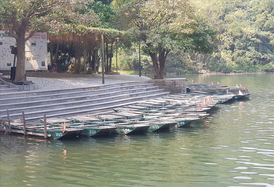 Ninh Bình: Các khu, điểm du lịch "vắng như chùa Bà Đanh"