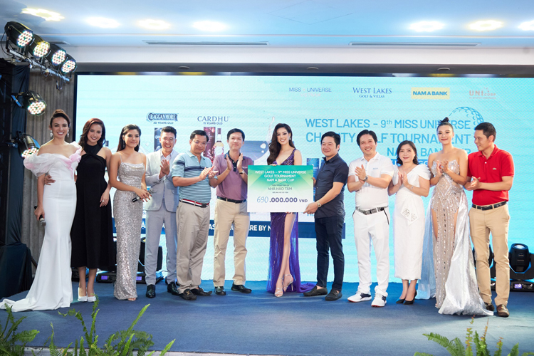 Gần 700 triệu đồng được quyên góp từ giải “West Lakes – Miss Universe Charity Golf Tournament Nam A Bank Cup”