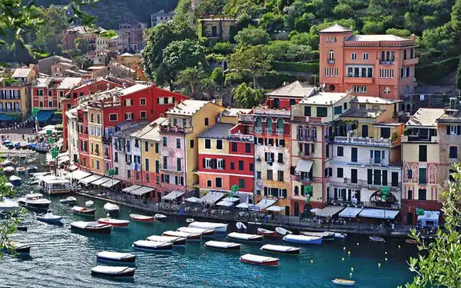 Làng chài nhỏ ở Italy được mệnh danh là "nơi ẩn náu của người giàu": Có gì hấp dẫn đến thế?