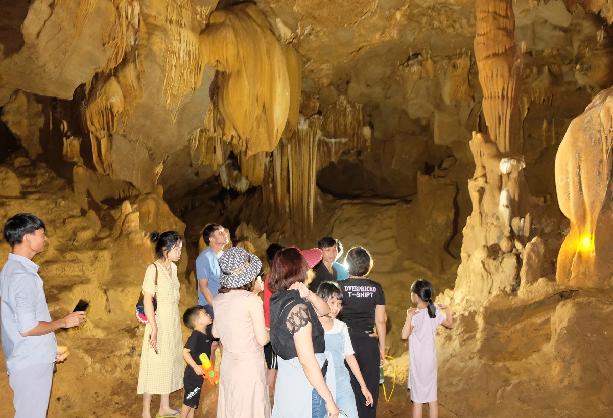 Khám phá hang động đẹp như tiên cảnh ở xứ Thanh