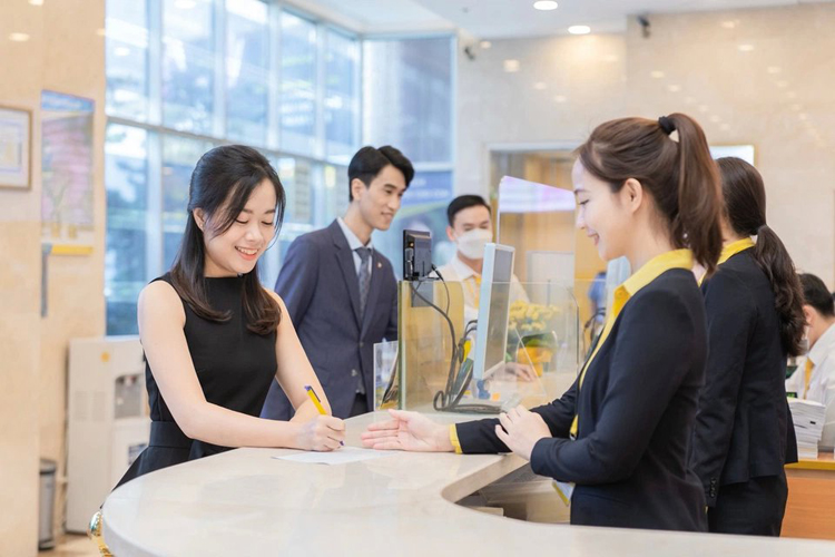 Nam A Bank tuyển dụng gần 600 CBNV, mở rộng hơn 30 điểm giao dịch