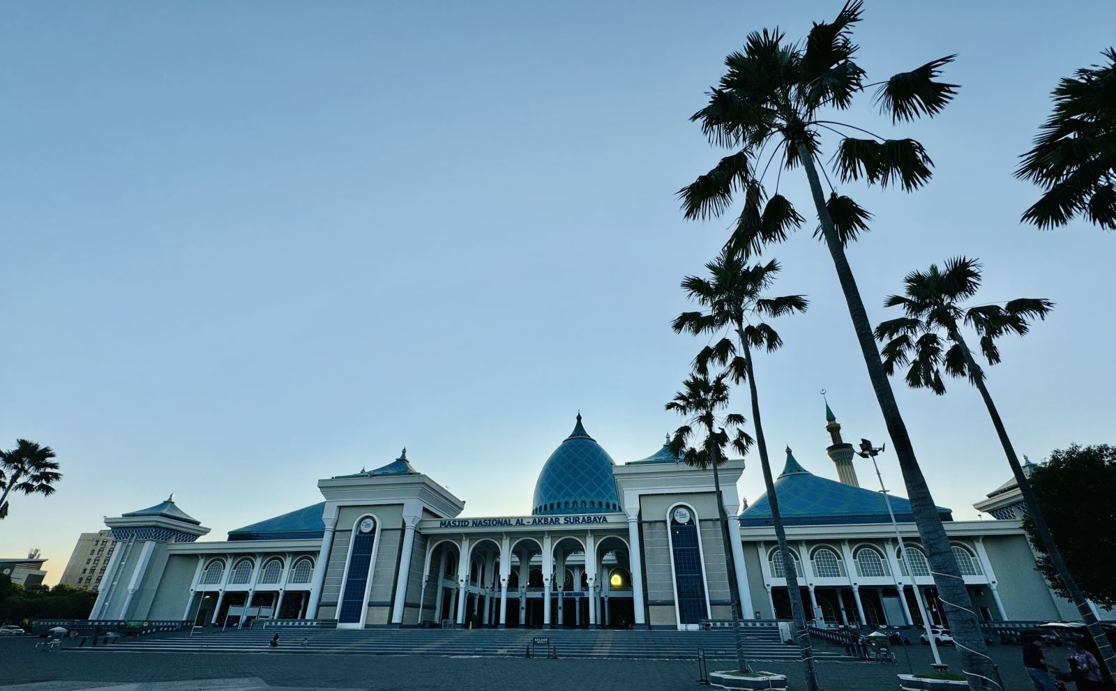 Nhà thờ Hồi giáo Al-Akbar, biểu tượng kiến trúc của Surabaya