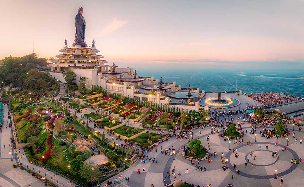 Núi Bà Đen đón vị khách thứ 4 triệu trong năm 2025