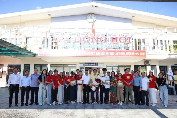 Trải nghiệm mới trên chuyến tàu JQB1 đến miền di sản Quảng Trị 