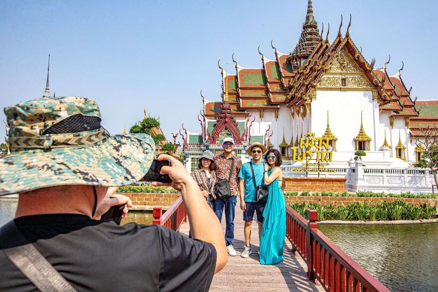 Vì sao Thái Lan đột ngột hoãn thu phí khách du lịch?